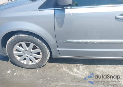 2015 Chrysler Town & Country Touring z USA, uszkodzony, nr VIN 2C4RC1BG2FR710921